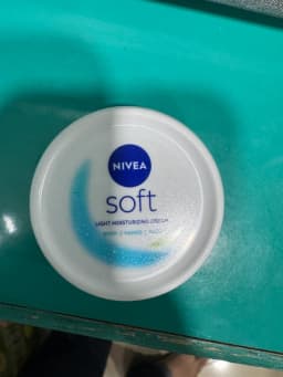 Nivea Soft Light Moisturizing Cream - 50 ml